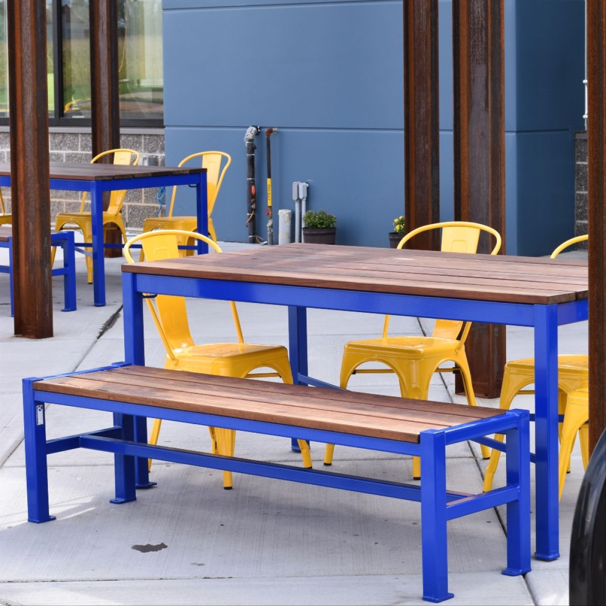 MNTP-6-WI-P shown with MNF-6-WI-P (bench sold separately)