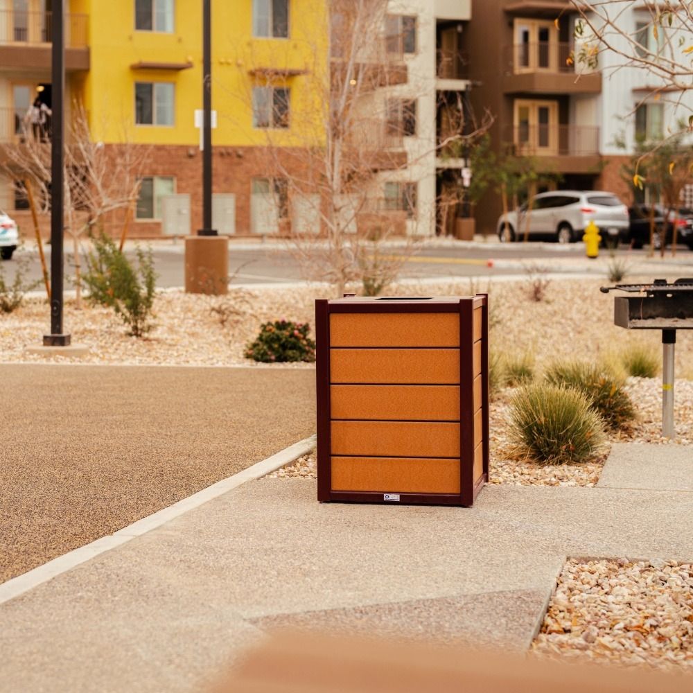 Livingston Receptacle